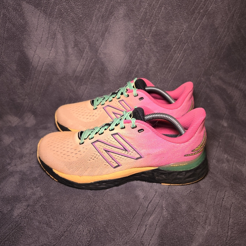 New Balance Fresh Foam 880 V11 Running Shoes Womens Sz 9 Athletic Sneakers. - Picture 2 of 9